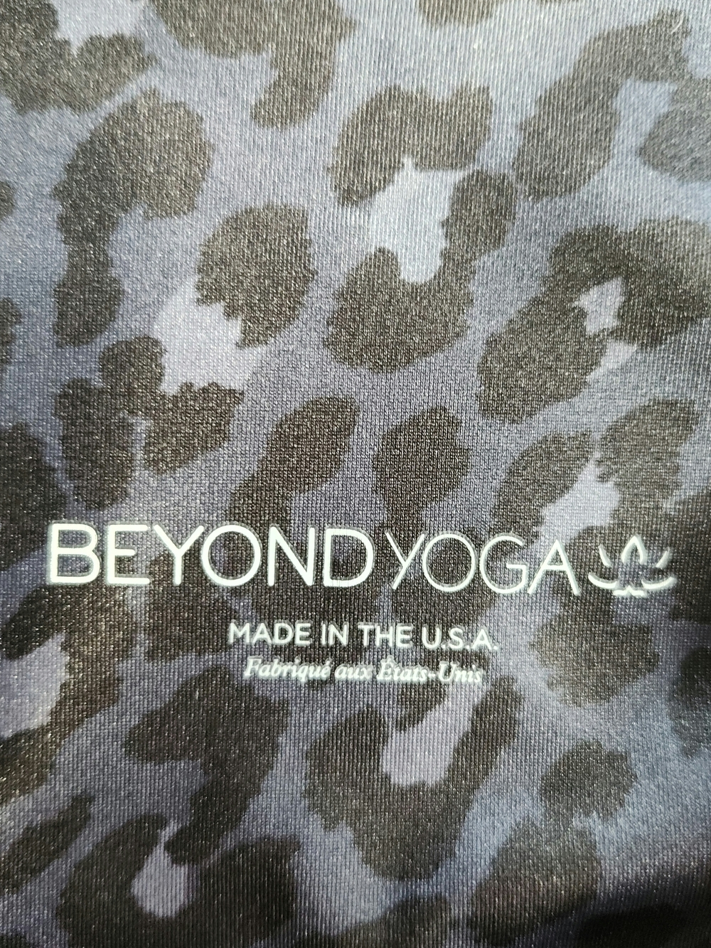 Beyond Yoga Olympus Leopard High Waisted Midi Leggings Gray Black Animal Size S - Picture 5 of 8